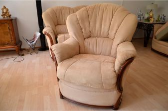 Ein sehr hochwertiger Sessel, welcher mit Alcantara bezogen ist. Sie möchten wissen, was so eine professionelle Polsterreinigung kostet? Verwenden Sie unsere Angebotsanfrage.