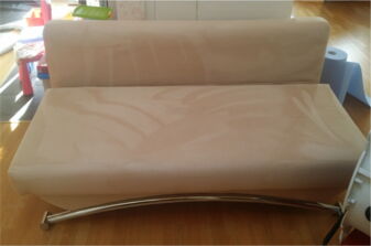 Eine Mikrofaser Designer Couch nach unserer Polsterreinigung. Wie diese vor unserer Reinigung aussah, sehen Sie auch auf unserer Homepage. Mit ein bischen Suchen , werden Sie sie finden.