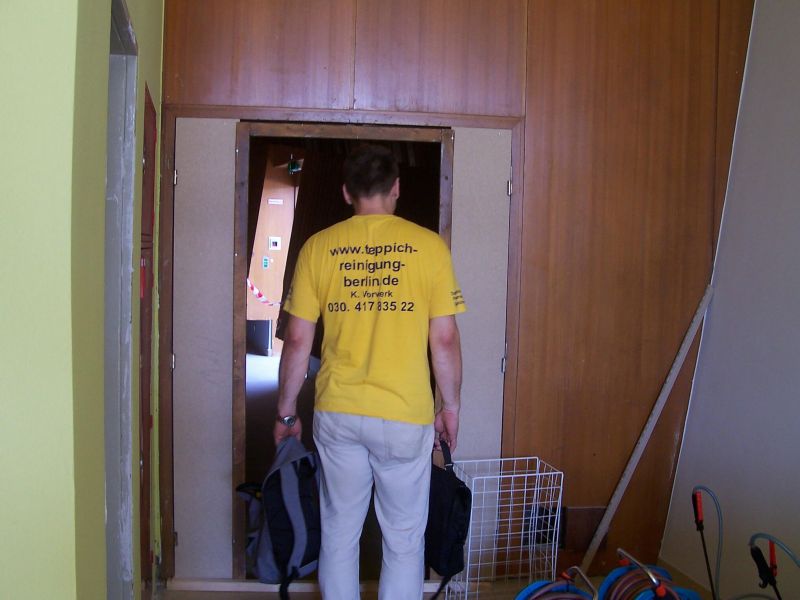 Mitarbeiter der Teppichreinigung Berlin